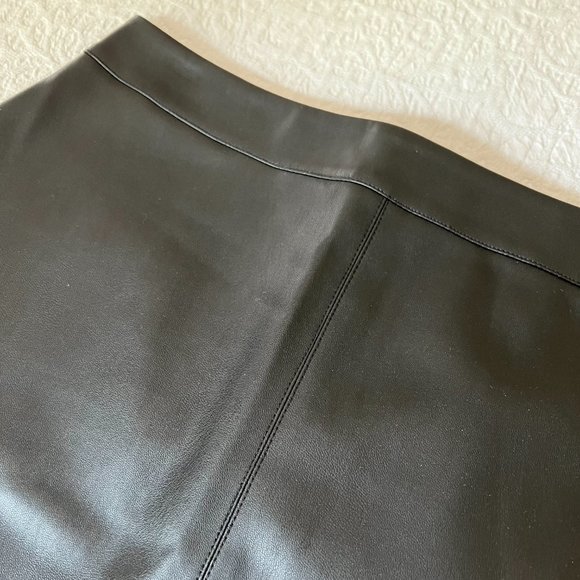 PRICE DROP!!!  BB Dakota Basel Faux Leather Miniskirt Black SIZE 4 - Picture 6 of 10